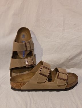 Birkenstock Arizona Sandals in Tabacco Brown. EU 40, US Women 9 US Men 7